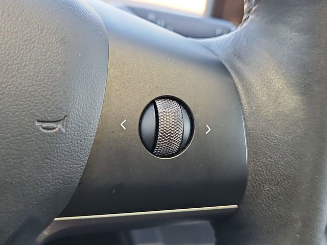 Thumbnail: 2023 Tesla Model 3 - 29