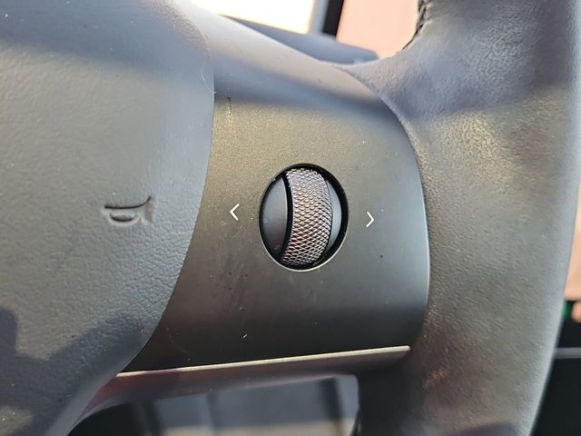 Thumbnail: 2023 Tesla Model 3 - 28