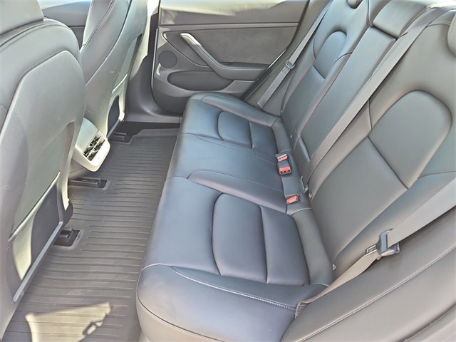 Thumbnail: 2022 Tesla Model 3 - 12