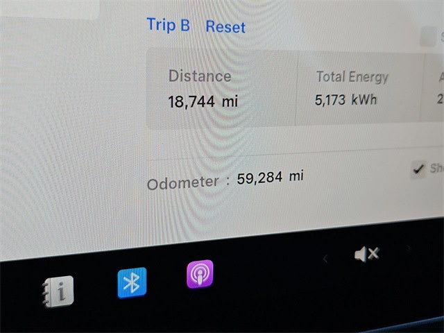 Thumbnail: 2022 Tesla Model 3 - 17