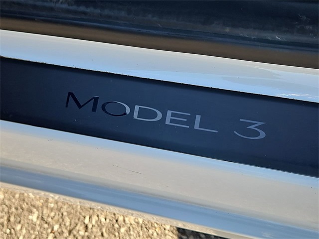 Thumbnail: 2022 Tesla Model 3 - 22