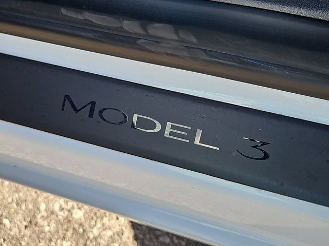 Thumbnail: 2022 Tesla Model 3 - 22