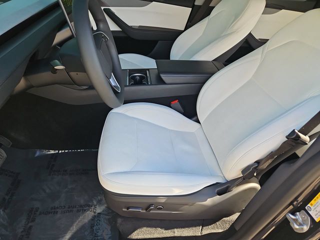 Thumbnail: 2026 Tesla Model Y - 9