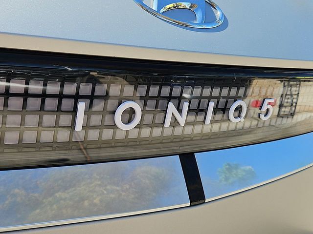 Thumbnail: 2023 Hyundai Ioniq 5 - 21