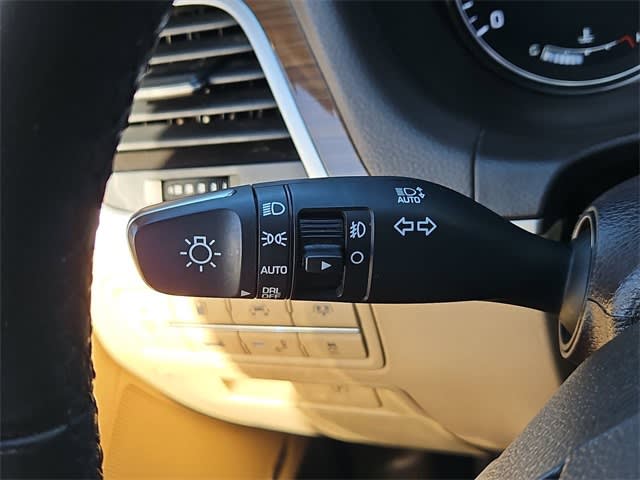 Thumbnail: 2017 Genesis G80 - 34