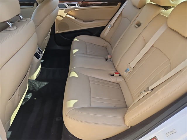 Thumbnail: 2017 Genesis G80 - 13