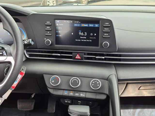 Thumbnail: 2025 Hyundai Elantra - 15
