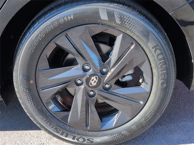 Thumbnail: 2021 Hyundai Elantra - 7