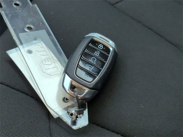 Thumbnail: 2021 Hyundai Elantra - 18