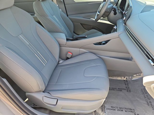 Thumbnail: 2025 Hyundai Elantra - 25