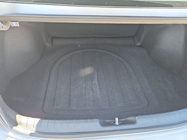 Thumbnail: 2025 Hyundai Elantra - 18