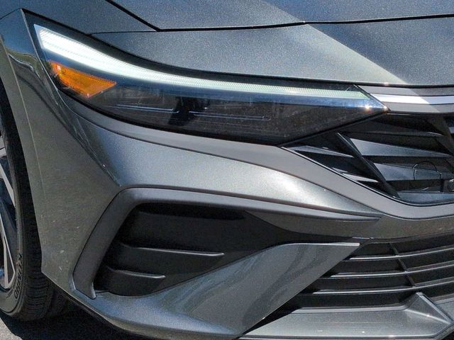 Thumbnail: 2025 Hyundai Elantra - 25