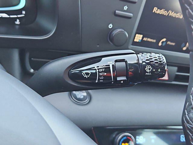 Thumbnail: 2025 Hyundai Elantra - 30