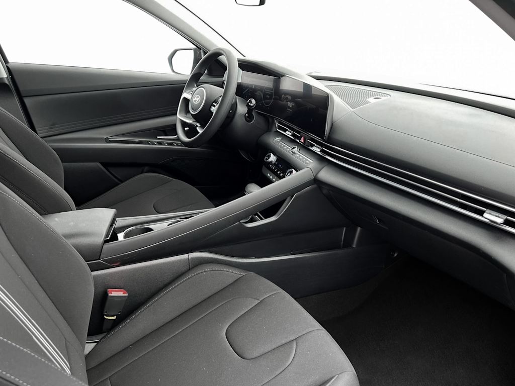 Thumbnail: 2025 Hyundai Elantra - 9