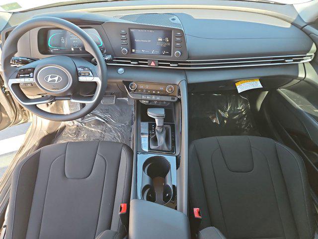 Thumbnail: 2025 Hyundai Elantra - 10