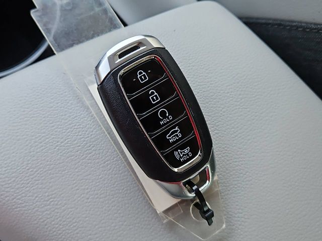 Thumbnail: 2023 Hyundai Elantra - 18