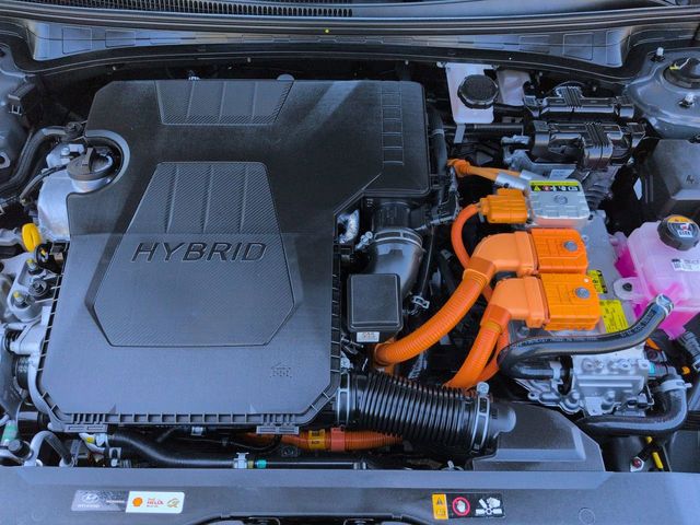 Thumbnail: 2025 Hyundai Elantra - 9