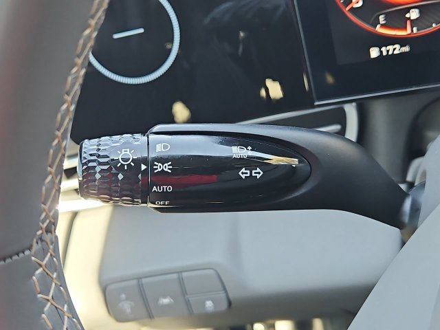 Thumbnail: 2023 Hyundai Elantra - 31