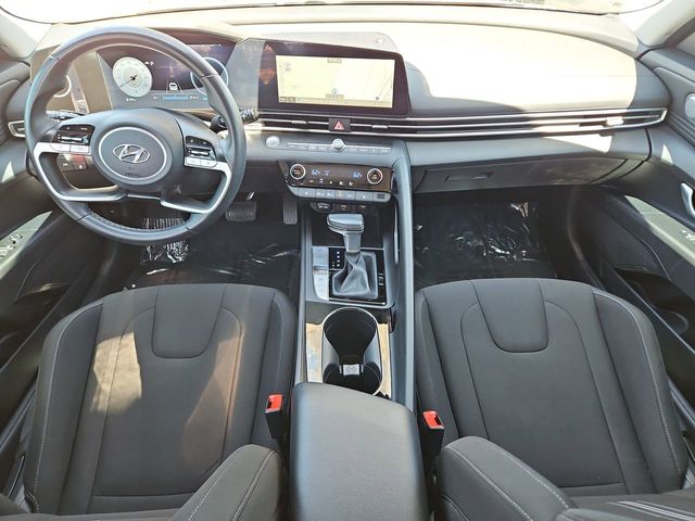 Thumbnail: 2023 Hyundai Elantra - 10