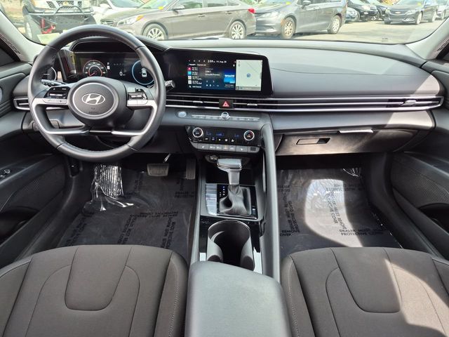 Thumbnail: 2025 Hyundai Elantra - 10