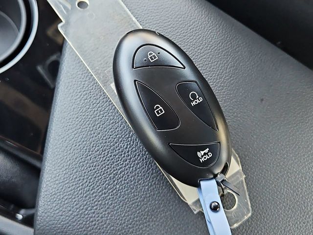 Thumbnail: 2025 Hyundai Elantra - 18