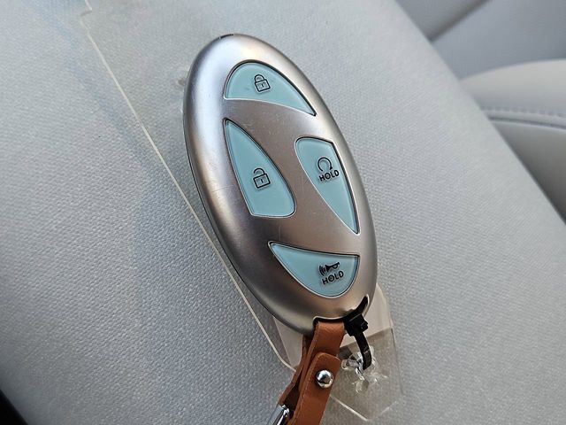 Thumbnail: 2023 Hyundai Ioniq 6 - 16