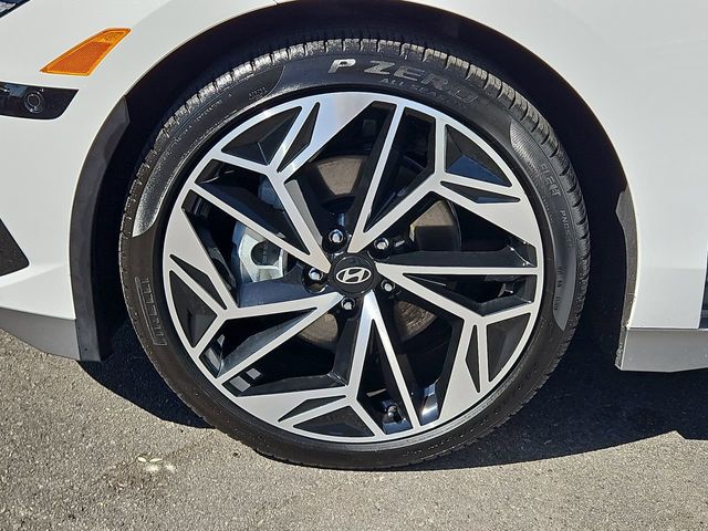 Thumbnail: 2023 Hyundai Ioniq 6 - 8