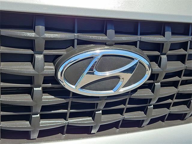 Thumbnail: 2023 Hyundai Venue - 7