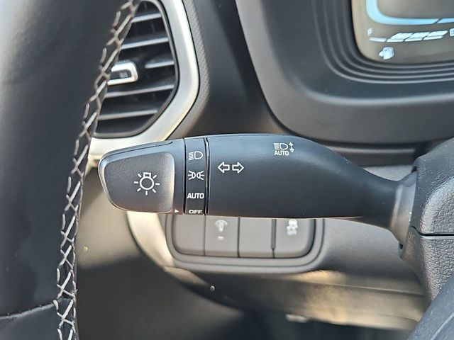 Thumbnail: 2023 Hyundai Venue - 32