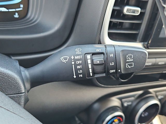 Thumbnail: 2023 Hyundai Venue - 31