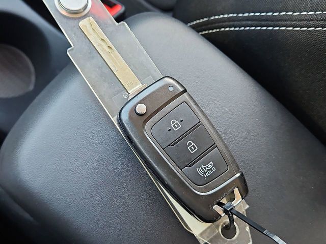 Thumbnail: 2023 Hyundai Venue - 19