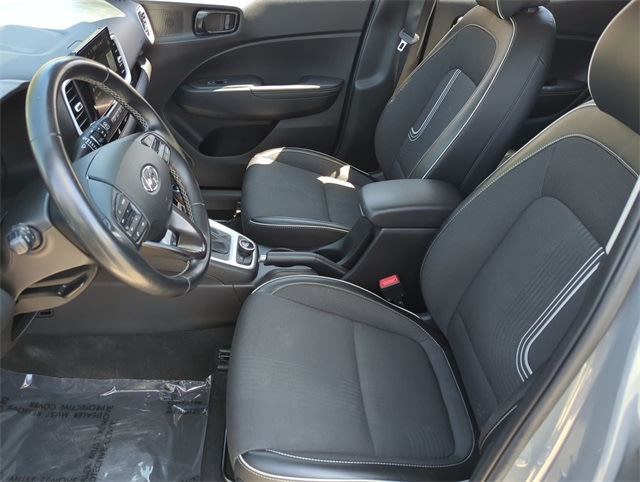 2022 Hyundai Venue Limited 11