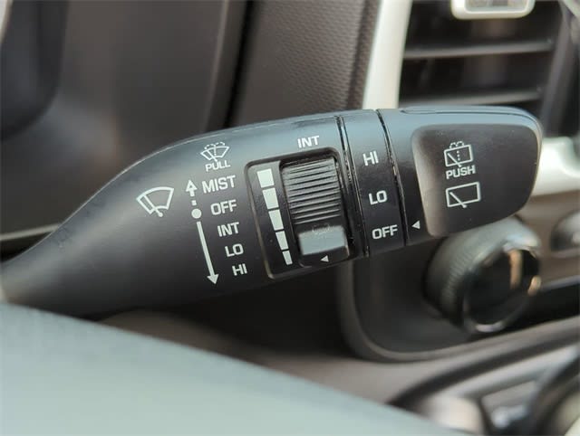 2022 Hyundai Venue Limited 30