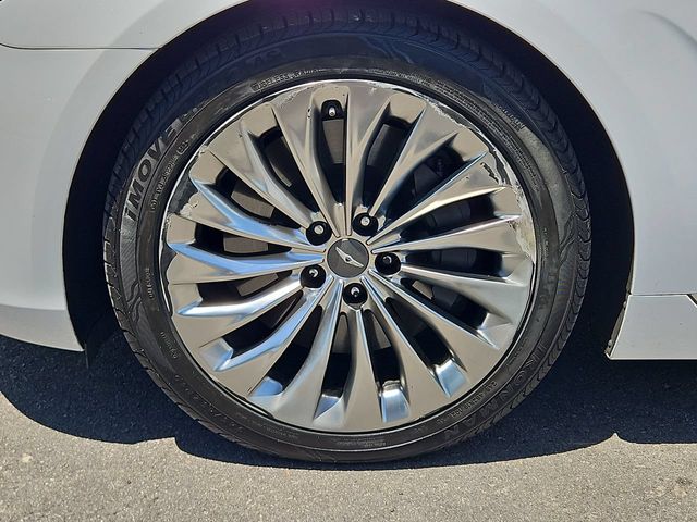 Thumbnail: 2019 Genesis G90 - 8