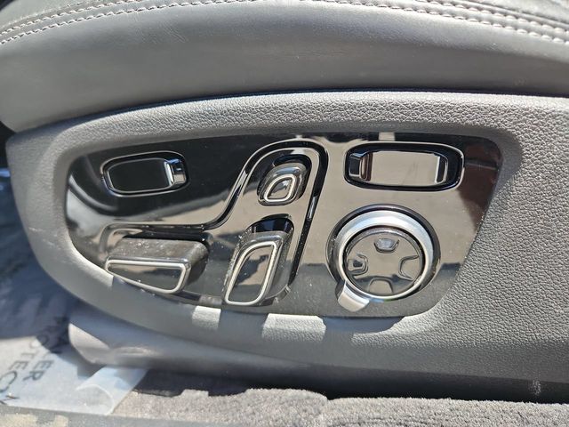 Thumbnail: 2019 Genesis G90 - 26