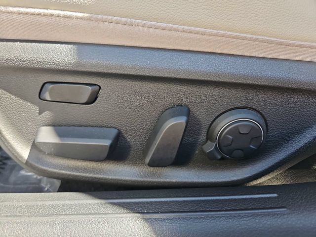 Thumbnail: 2023 Genesis G70 - 26