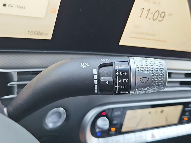 Thumbnail: 2023 Genesis GV60 - 14