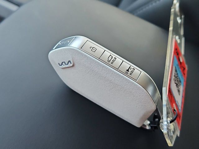 Thumbnail: 2024 Kia EV9 - 35
