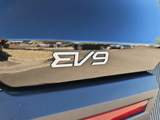 Thumbnail: 2024 Kia EV9 - 23