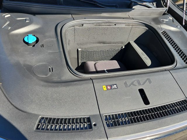 Thumbnail: 2024 Kia EV9 - 24