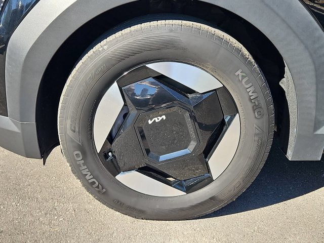 Thumbnail: 2024 Kia EV9 - 8