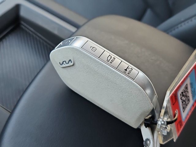 Thumbnail: 2024 Kia EV9 - 17