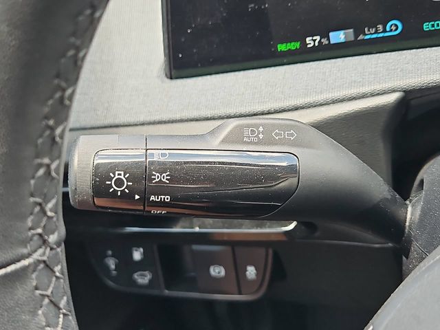 Thumbnail: 2022 Kia EV6 - 32