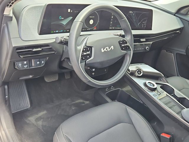 Thumbnail: 2022 Kia EV6 - 2