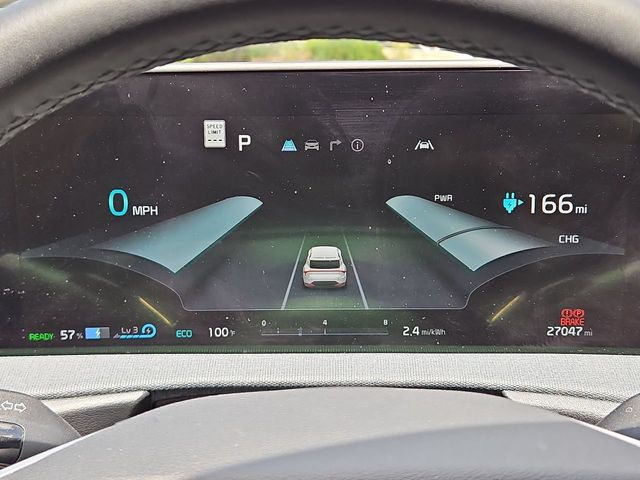 Thumbnail: 2022 Kia EV6 - 16