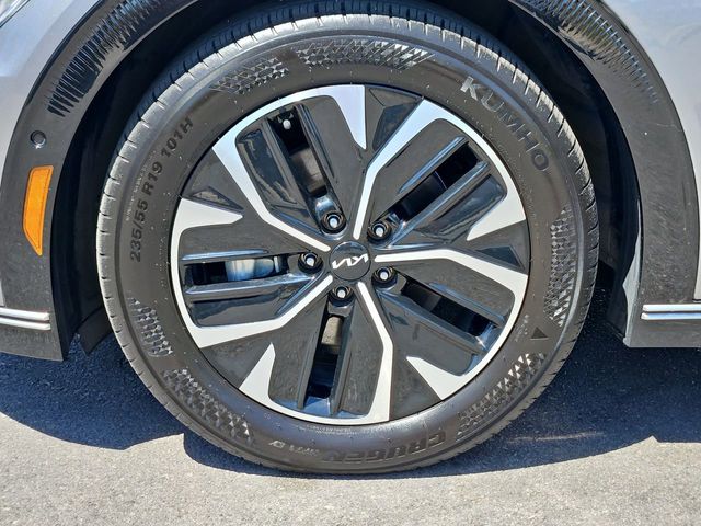 Thumbnail: 2023 Kia EV6 - 7