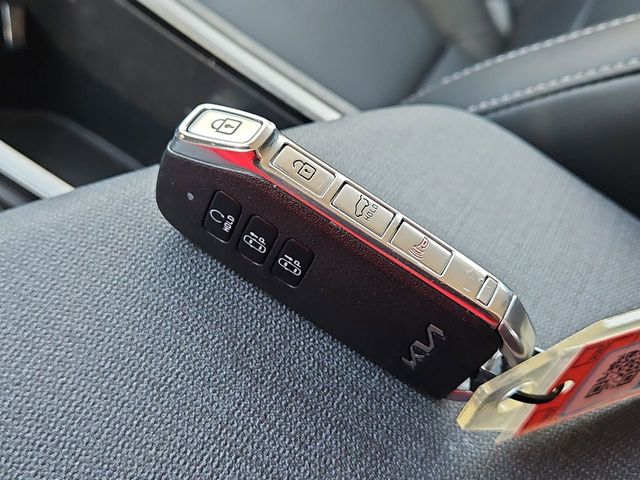 Thumbnail: 2023 Kia EV6 - 18
