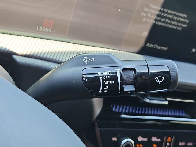 Thumbnail: 2023 Kia EV6 - 31