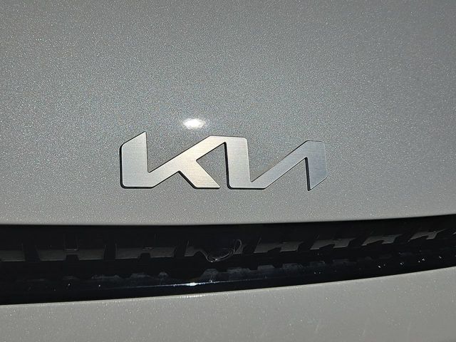 Thumbnail: 2023 Kia EV6 - 6
