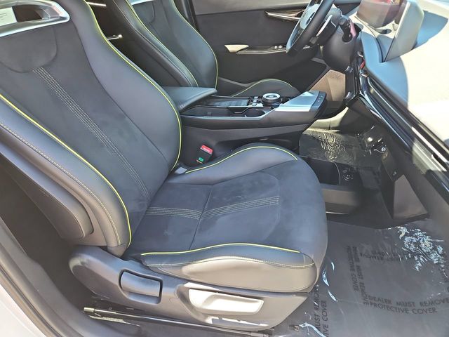 Thumbnail: 2023 Kia EV6 - 11